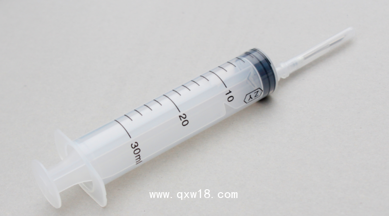一次性使用無(wú)菌溶藥注射器