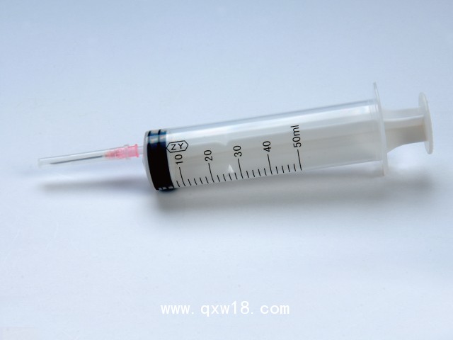 一次性使用無(wú)菌溶藥注射器