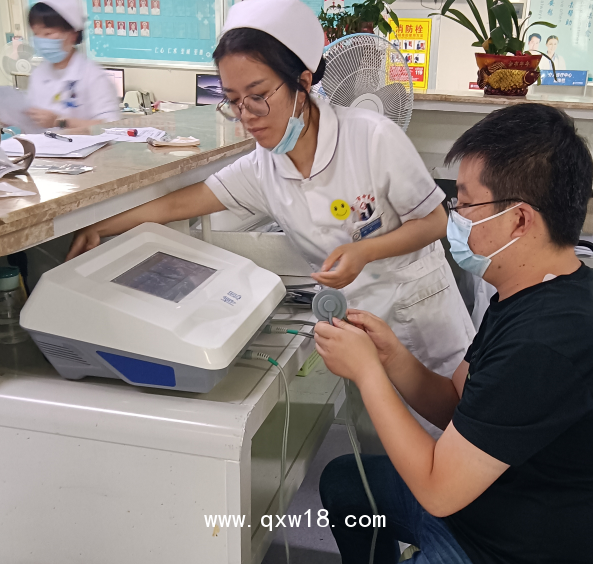 中醫(yī)定向透藥治療儀，磁熱、脈沖透藥儀